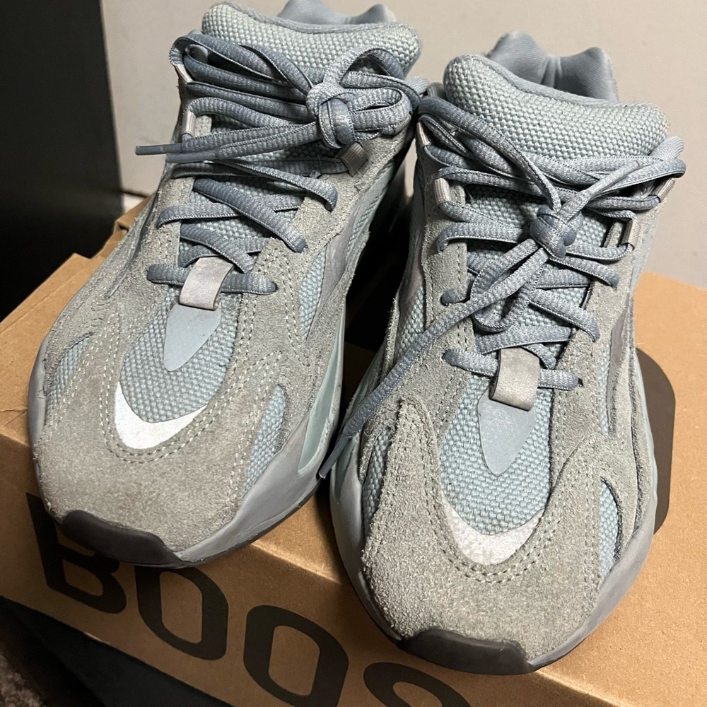 Adidas Yeezy Boost 700 V2 Hospital Blue - Size 6 1/2 FV8424 (no box)